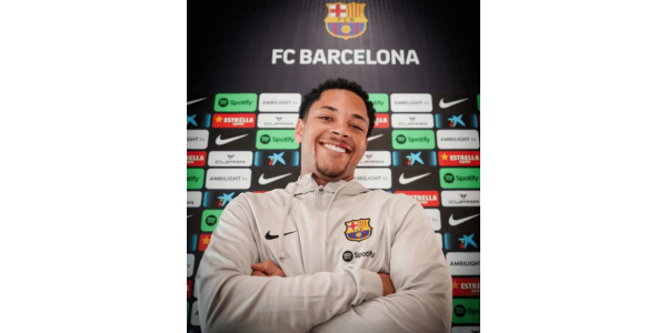 18letý brazilský génius Roque oficiálně přistál na Camp Nou