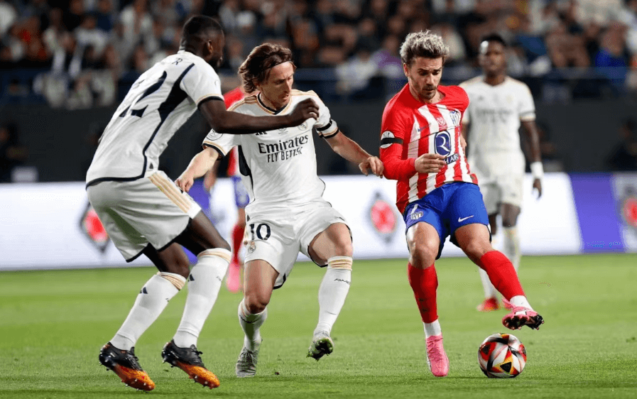 Griezmann korunoval nejlepšího střelce všech dob Atlética Madrid